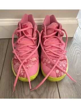Nike Kyrie 5 SpongeBob Patrick Star Size 4Y